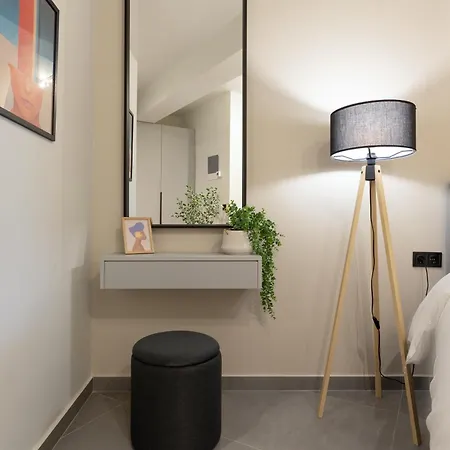 The Next Chapter, Nilie Hospitality Mgmt Apartament Salonic