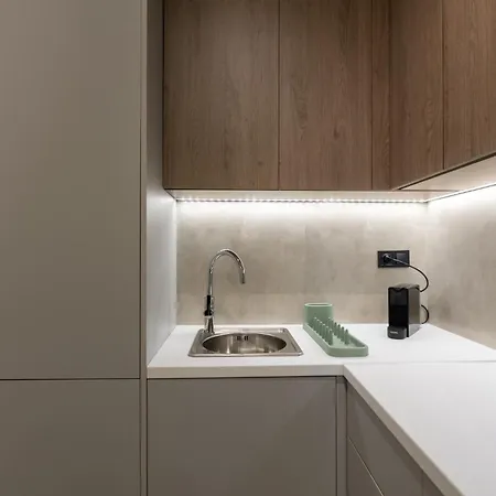 The Next Chapter, Nilie Hospitality Mgmt Apartament Salonic