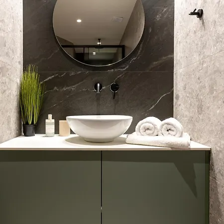 The Next Chapter, Nilie Hospitality Mgmt Apartament Salonic